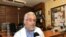 El epidemiólogo Leonel Argüello explicó cómo en Nicaragua intentan persuadir a la población sobre los peligros de automedicarse en medio la pandemia de coronavirus. [Foto: Daliana Ocaña/VOA]