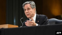 El secretario de Estado de EEUU, Antony Blinken, testifica durante una audiencia de la Comisión de Asignaciones del Senado para examinar la solicitud suplementaria de seguridad nacional, en el Capitolio de Washington, D.C. el 31 de octubre de 2023. (Foto de SAUL LOEB / AFP)