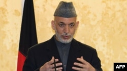 Hồi đầu tuần này, Tổng Thống Hamid Karzai nói chính phủ của ông đã mở các cuộc thảo luận không chính thức với phe Taliban