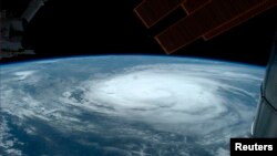 En la imagen se observa al Huracán Arthur desde la Estación Espacial Internacional.