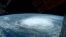 En la imagen se observa al Huracán Arthur desde la Estación Espacial Internacional.