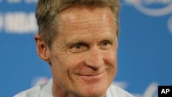 Steve Kerr en conférence de presse, Oakland, le 2 juin 2016