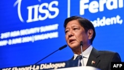 菲律宾总统小马科斯2024年5月31日在香格里拉对话上发表演说。（法新社）