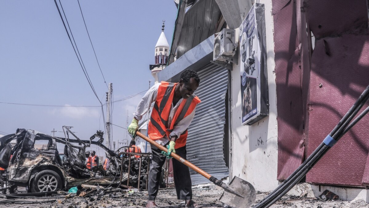 Bomb Blast Kills At Least 20 In Somali Capital