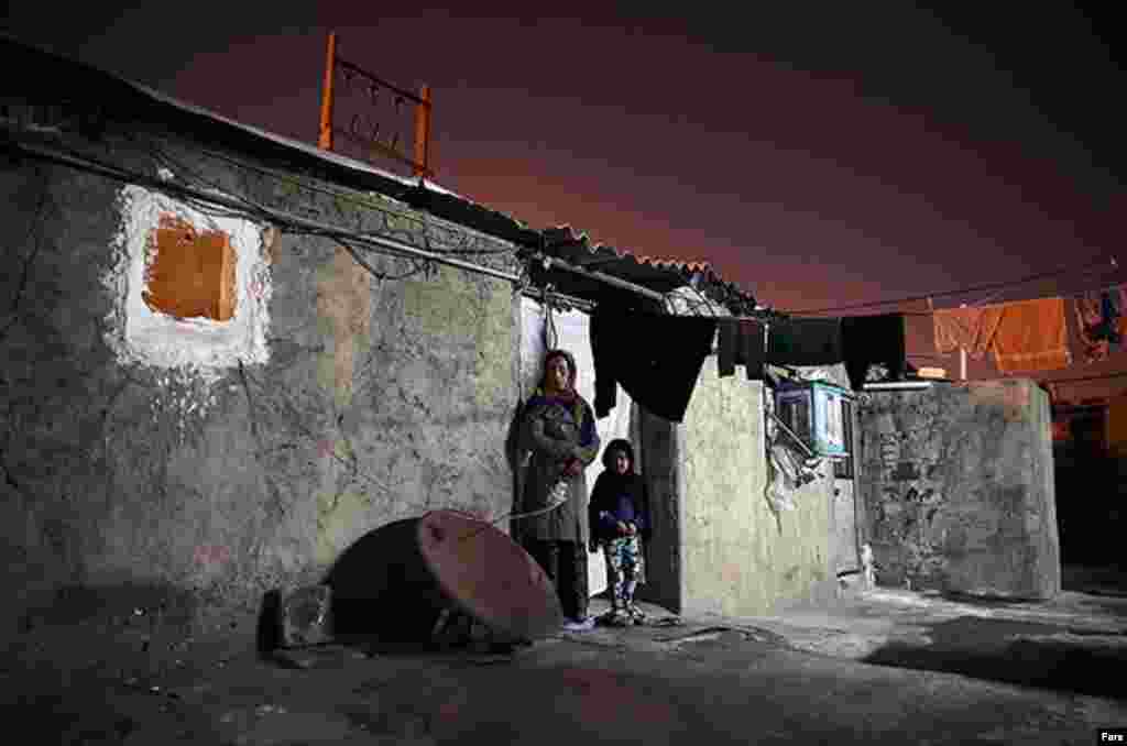 خبرگزاری فارس گزارش تصویری با عتوان «زیر پوست شهر تهران» دارد که در آن به بخش های جنوبی تهران سری زده است. عکس: مهدی مریزاد