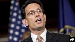 Eric Cantor dijo que la mejor manera de iniciar la reforma inmigratoria es regularizando el estatus de los hijos de indocumentados.