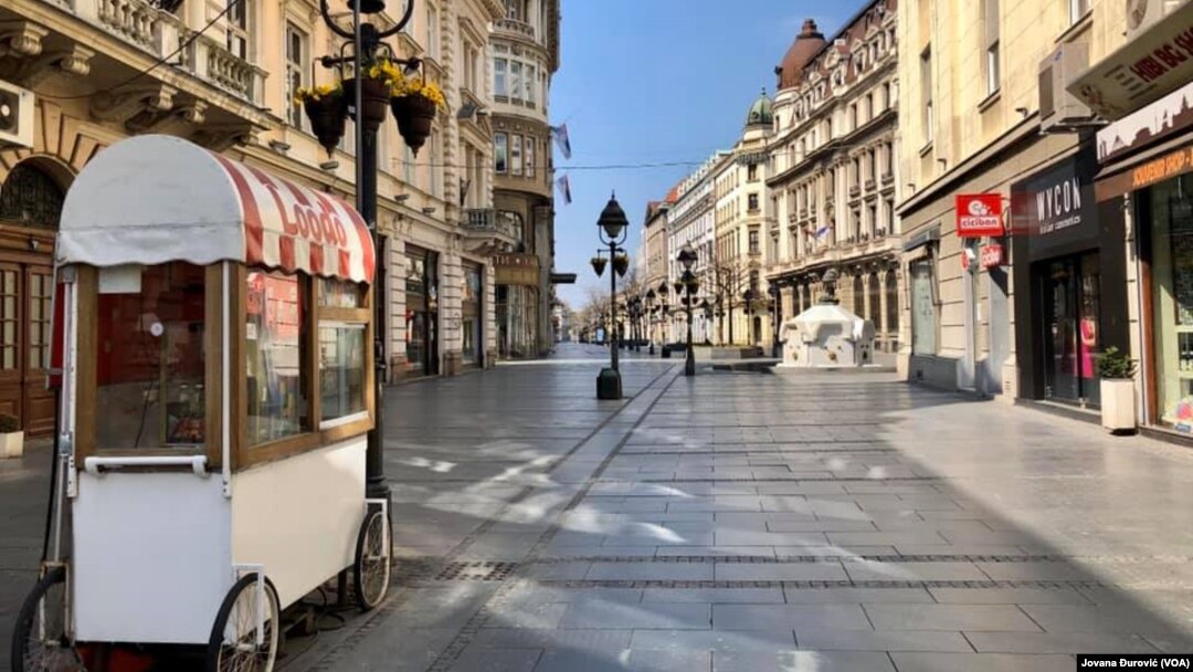 Knez Mihailova ulica u Beogradu tokom policijskog časa u subotu
