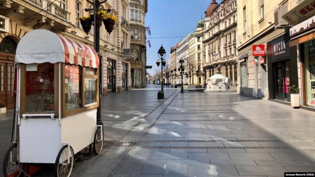 Knez Mihailova ulica u Beogradu tokom policijskog časa u subotu