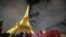ခရစ္စမတ်မီးရောင်စုံအလှဆင်ထားတဲ့ ပြင်သစ်နိုင်ငံရဲ့ အထင်ကရ အီဖယ်မျှော်စင် (ဒီဇင်ဘာ ၂၃၊ ၂၀၂၃) (Photo by Stefano Rellandini / AFP)