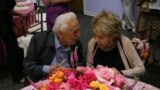 جشن تولد یکصد سالگی کرک داگلاس و شصت و سومین سالگرد ازدواجش با آنی داگلاس در لس آنجلس