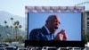 Una valla anuncia el documental estrenado en California "John Lewis: Good Trouble," sobre el histótico activista por los derechos civiles, John Lewis, fallecido recientemente.