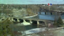 Latinos entre los afectados por agua contaminada en Flint