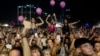 Ribuan penggemar musik menikmati Konser Musik "Tribe of Nova" di Tel Aviv, Israel, hari Kamis, 27 Juni 2024.