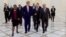 AQShning O'zbekistondagi elchisi Pamela Spratlen Davlat kotibi Jon Kerri, O'zbekiston Tashqi ishlar vaziri Abdulaziz Komilov va Qozog'iston Tashqi ishlar vaziri Erlan Idrissov bilan, Samarqand, 1-noyabr, 2015