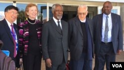 UKoffi Annan labanye abahlonitshwa abazekhangela ezokhetho kwele Zimbabwe. (Photo: Jonga Kandemiiri)