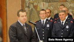 Predsednik Vlade Republike Srbije Ivica Dačić primio je pripadnike Sektora za vanredne situacije koji su bili angažovani na pruzanju pomoći Grčkoj u gašenju požara. 