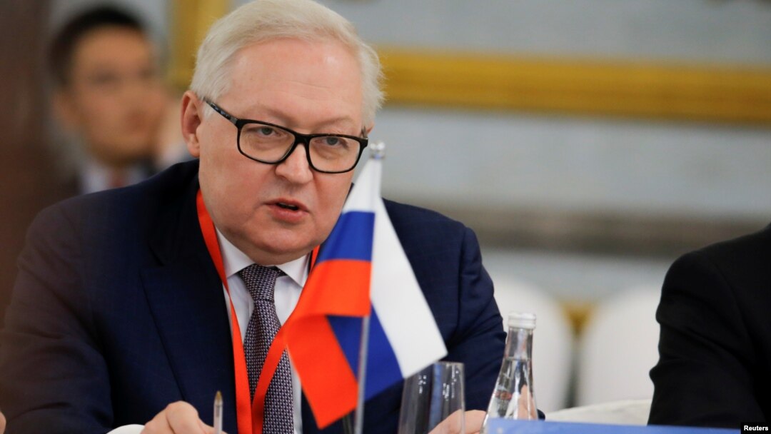 Wakil Menlu Rusia Sergei Ryabkov membahas isu Venezuela dengan utusan khusus AS Elliot Abrams (foto: dok). 