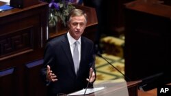 Gobernador de Tennessee, Bill Haslam, durante su discurso sobre el Estado del Estado en el pleno de la Asamblea General de Tennessee. Enero, 29 de 2018.