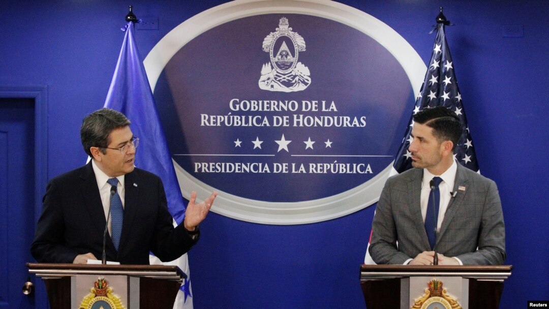 Durante su visita a Honduras, el Secretario interino, Chad Wolf, reconoció la fuerte relación bilateral entre Estados Unidos y el país centroamericano, especialmente en lo que respecta a migración y seguridad fronteriza. Enero 9, 2020. Reuters/Jorge Cabrera.