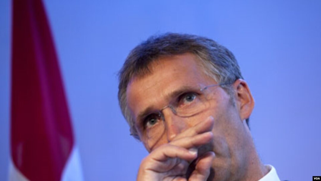 PM Jens Stoltenberg berjanji akan mengkaji ulang kinerja pelayanan keamanan di Norwegia (27/7).