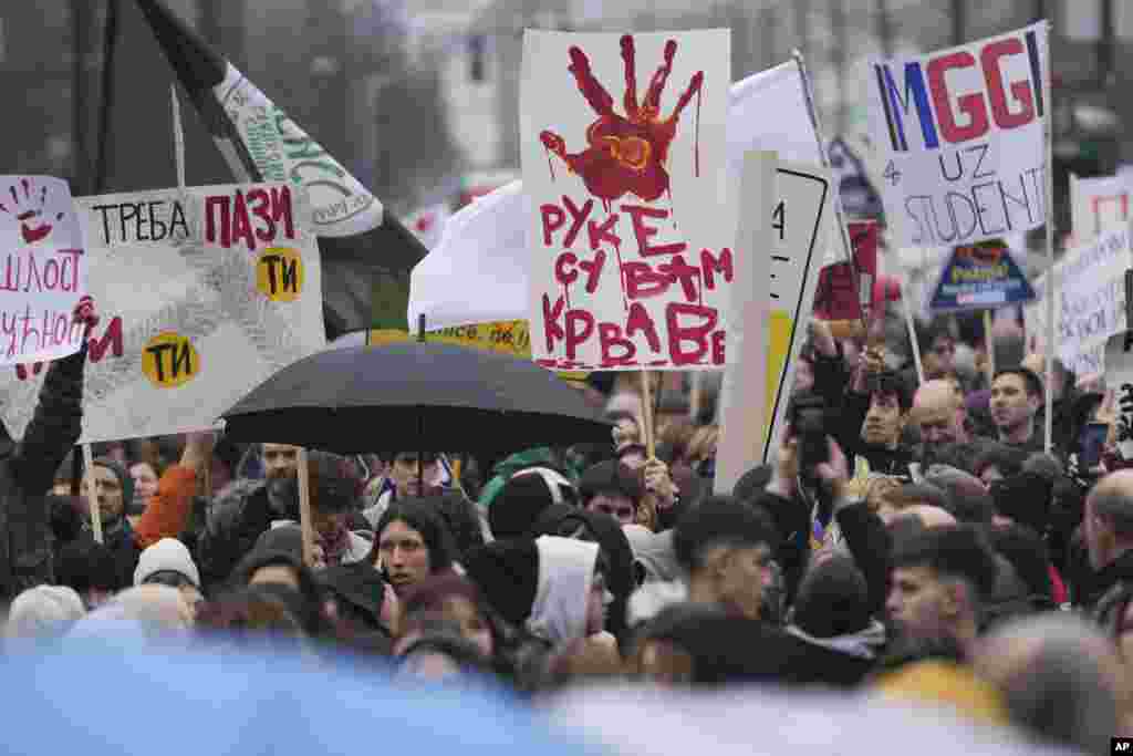 Protest u Beogradu&nbsp;(AP Photo/Darko Vojinovic)