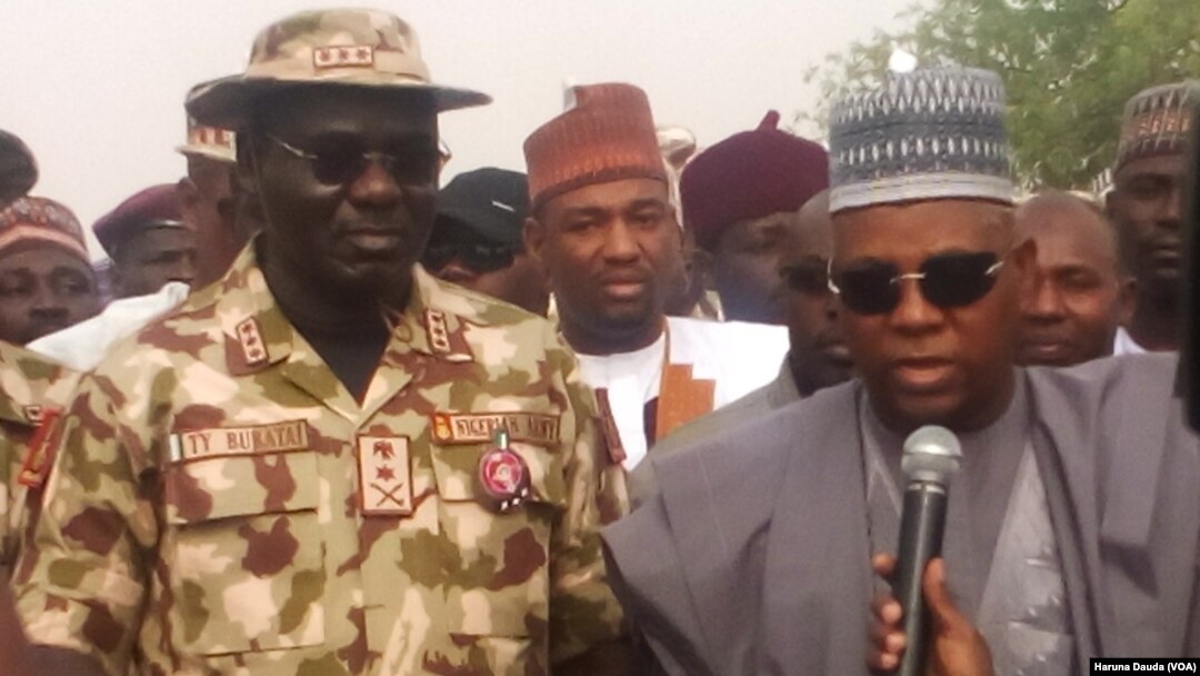 Janar Buratai hafsan hafsoshin sojojin Najeriya da gwamnan Borno Kashim Shettima