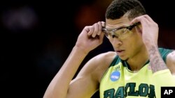 Doctores le advirtieron a Austin que no podría seguir jugando baloncesto a un nivel competitivo y que de seguir jugando su corazón podría colapsar.