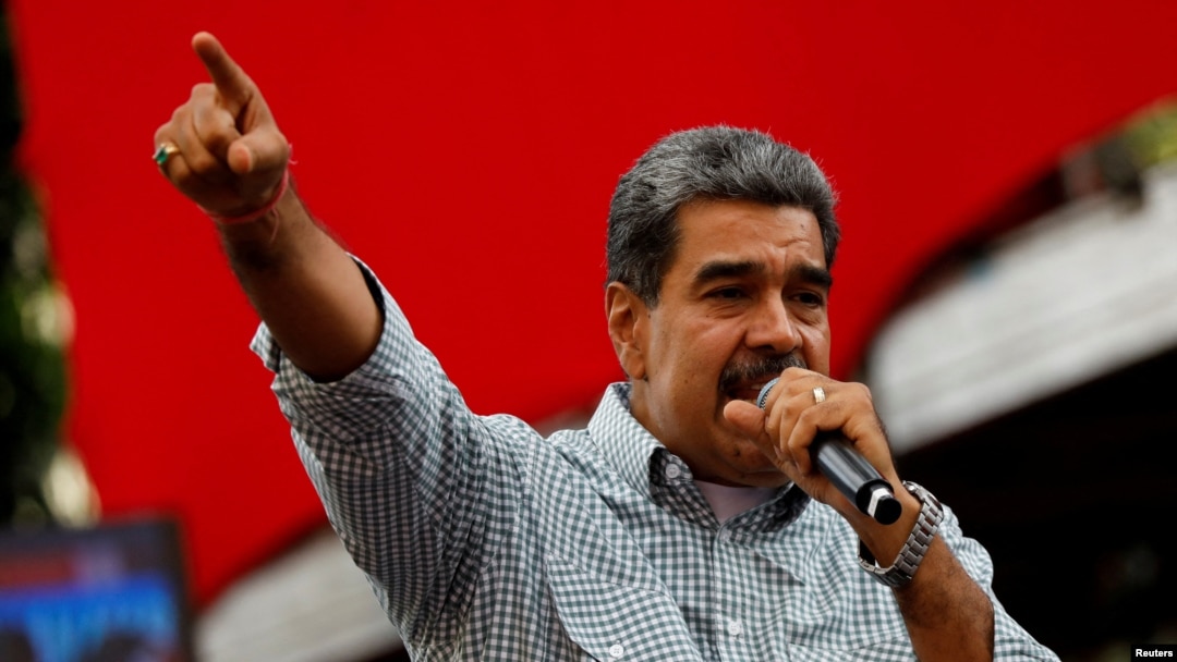 Presiden Venezuela Nicolas Maduro menyampaikan pidato dalam aacara perayaan kemenangannya dalam pemilu negara tersebut. Acara digelar di Caracas, Venezuela, pada 28 Agustus 2024. (Foto: Reuters/Fausto Torrealba)