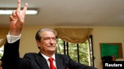 總理貝里沙投票的一刻