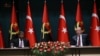 Presidente de Angola, João Lourenço (esq), e Presidente da Turquia, Recep Tayyip Erdoğan (dir), em Ancara, 27 de Julho de 2021