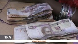 Des liasses de billets bientôt inutiles au Kenya
