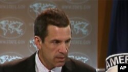 정례브리핑에서 답변하는 마크 토너 국무부 부대변인