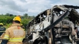 Imagem divulgada pelo Corpo de Bombeiros de Minas Gerais mostra bombeiros e outras equipas de resgate a trabalhar no local de um acidente em Teófilo Otoni, no estado de Minas Gerais, Brasil, a 21 de dezembro de 2024.