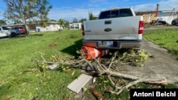 Both the federal and state governments assure that work will be done to restore electrical service and reconstruction tasks as soon as possible. [Foto: Antoni Belchi/VOA]