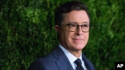 Pembawa acara Stephen Colbert yang memandu 'Emmy 2017' dikenal sebagai pengritik keras Presiden AS Donald Trump (foto: dok). 