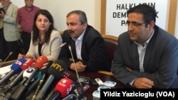 HDP İmralı Heyeti'nden açıklama yapan Pervin Buldan, Sırrı Süreyya Önder, İdris Balüken