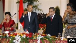 Presiden Barack Obama dan Presiden Susilo Bambang Yudhoyono dalam acara jamuan kenegaraan di Istana Negara, Jakarta Selasa malam.