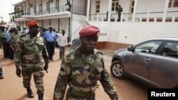 Tentara Guinea-Bissau di pusat militer Bissau (Foto: dok). Junta militer semakin membatasi media dan demonstran di negara itu untuk membungkam kecaman yang meningkat di dalam dan di luar negara itu.