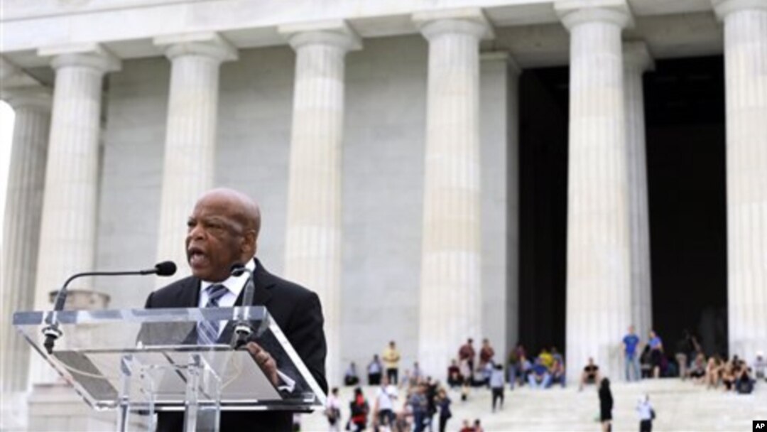 Anggota Kongres AS John Lewis berbicara mengenai arti kebebasan dalam acara peringatan ke-150 Proklamasi Emansipasi Amerika yang dicanangkan Presiden Abraham Lincoln (foto: dok).