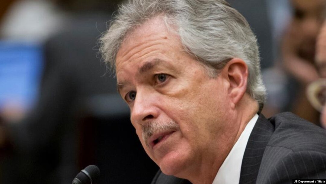 Wakil Menteri Luar Negeri Amerika Serikat, William J. Burns dan dua anggota legislatif Amerika berada di Kairo dalam upaya memediasi konfrontasi antara pemerintah Mesir dan pro-presiden terguling Mohamed Morsi (Foto: dok).