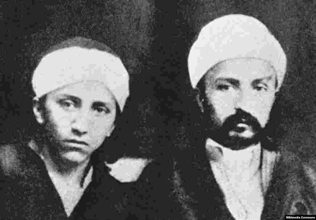 Mirzá Mihdí and Abdu'l Baha were brothers.