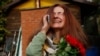 Татьяна Кузина, одна из освобожденных белорусских заключенных, после прибытия в Вильнюс (Литва), 16 сентября 2026 года. (Фото: AP/Mindaugas Kulbis)
