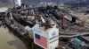 FILE - Pabrik Mon Valley Works Clairton milik U.S. Steel di Clairton, Pa., 26 Februari 2024. (Gene J. Puskar, Arsip/AP)