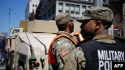 La police militaire patrouille à Washington le 24 mars 2018.