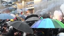 Hong Kong: la police utilise des canons à eau pour la première fois