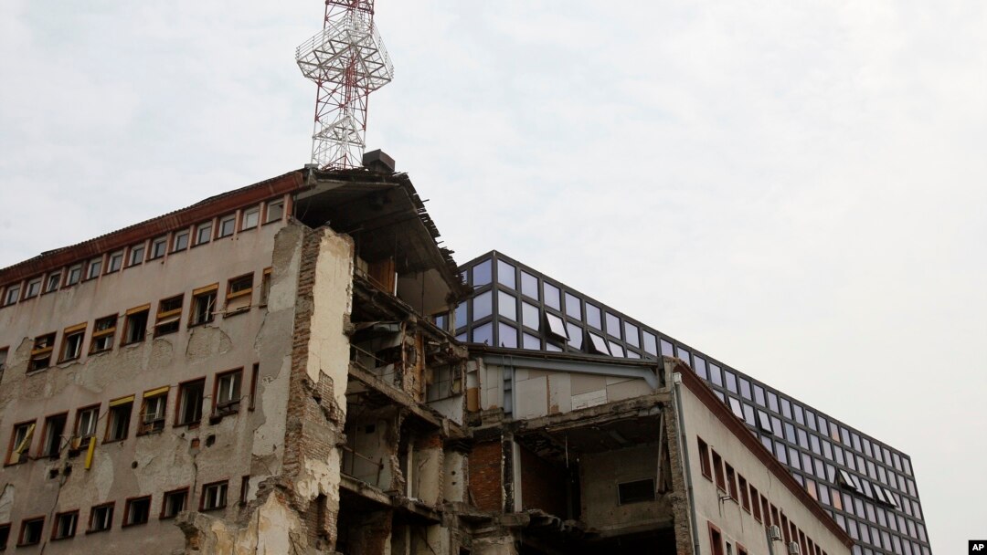 Zgrada RTS-a uništena tokom NATO bombardovanja Foto: AP