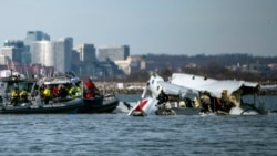 67 žrtava u sudaru putničkog aviona i vojnog helikoptera. Obje letjelice su pale u rijeku Potomac