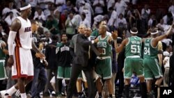 Slavlje Boston Seltiksa tokom sinoćnje utakmice