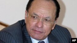 刚果参议院议长莱昂.肯戈(资料照)