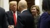Melania Trump pide la salida de asesora de la Casa Blanca